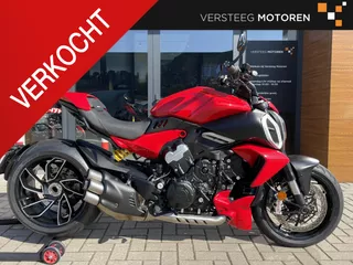 Ducati Diavel V4 Stripe # als nieuw